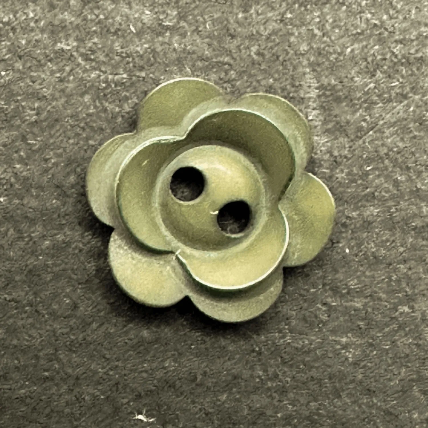 2 Hole Matt Flower Button 15mm